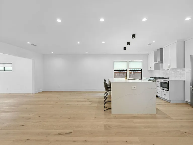 13355 Debby St — Photo 2
