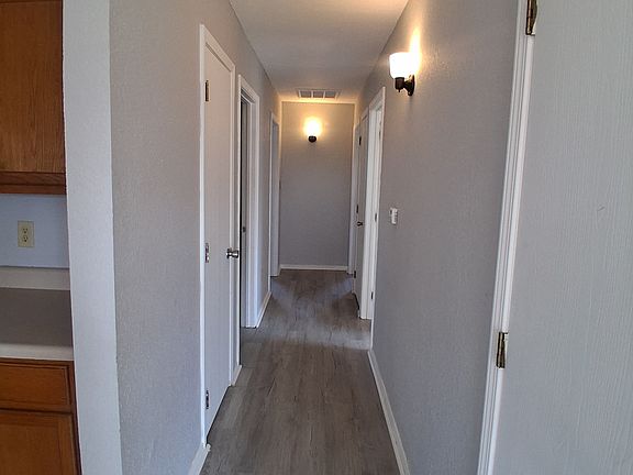 4th image of 32 Cypress Ave