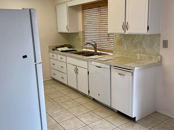 3rd image of 16617 N Desert Holly Dr