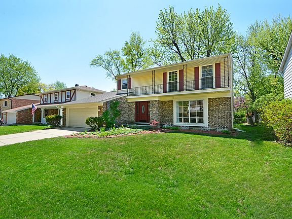 2nd image of 449 Sussex Ct