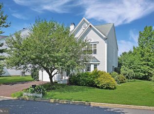 215 Horseshoe Rd, Schwenksville, PA 19473