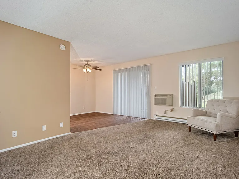 St. Charles Oaks Apartments — Photo 36