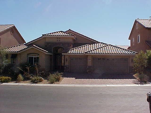 1st image of 8105 Luna Sera Ave