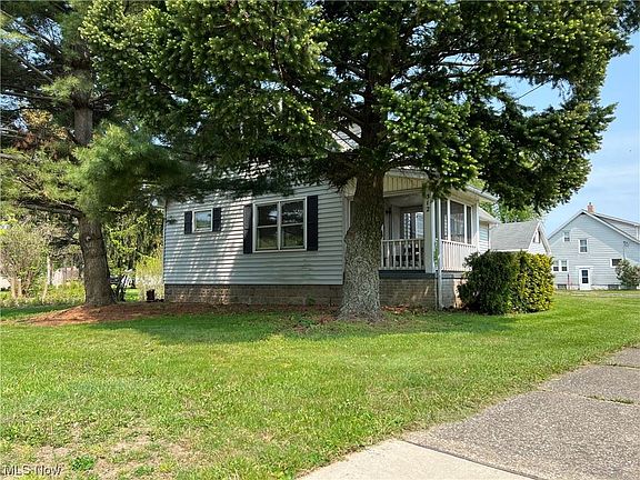 3rd image of 312 Lake Rd