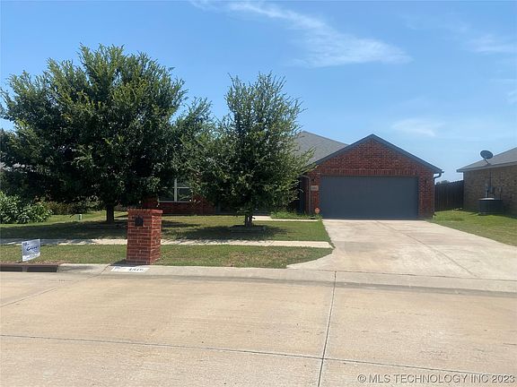 2nd image of 4816 Lakeshore Dr