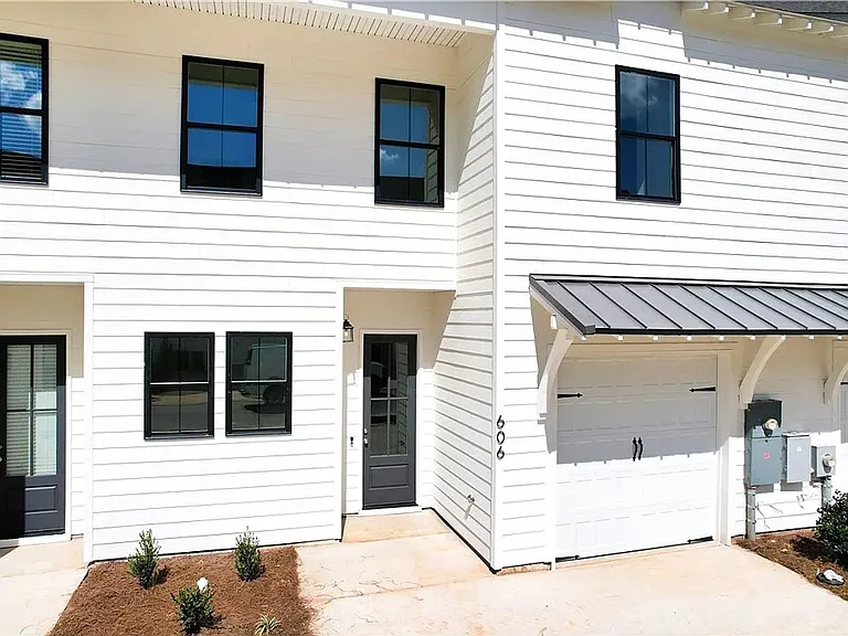 606 Cameron Ct — Photo 1