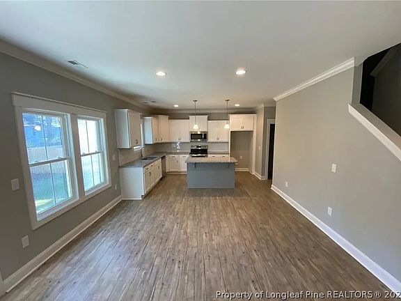4th image of 735 Blue Bird Dr