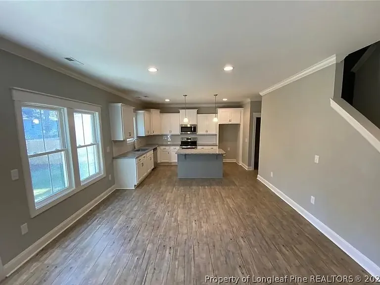 735 Blue Bird Dr — Photo 4