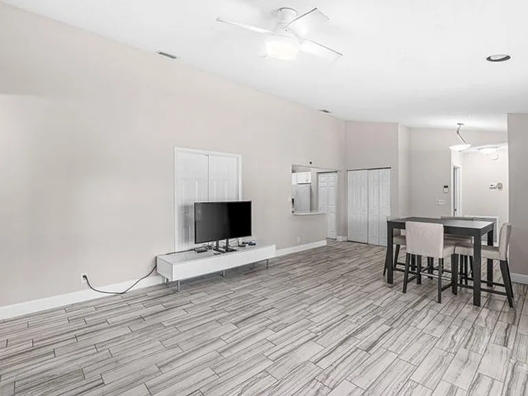 5335 Havasu Ct — Photo 7