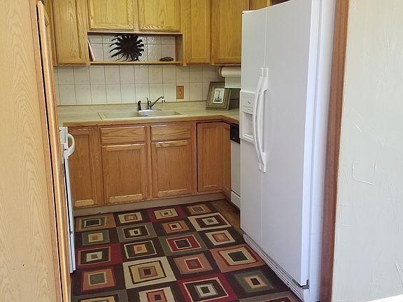 2nd image of 9422 Highland Pl
