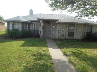 2826 Stonycroft Ct, Lancaster, TX 75134