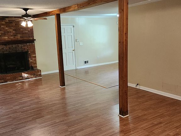 2nd image of 903 Dogwood Ave