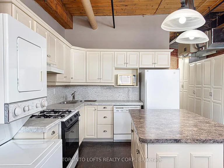 426 Queen St E #405 — Photo 12