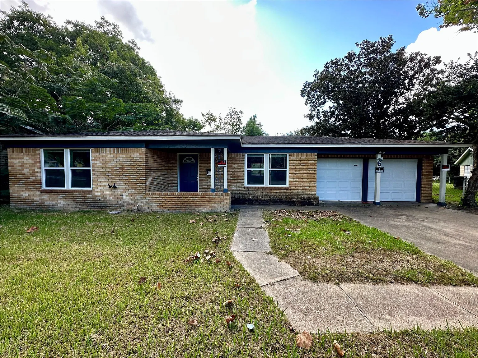 3 bed, 1.0 bath, 1155 sqft, $1,700 — Photo 2