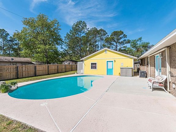 712 Shortputt Dr-23