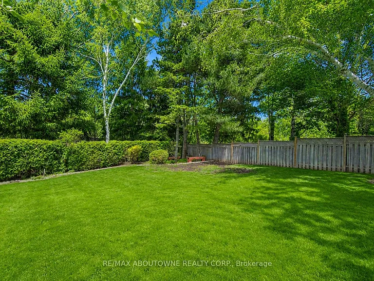 440 Parkridge Cres — Photo 7