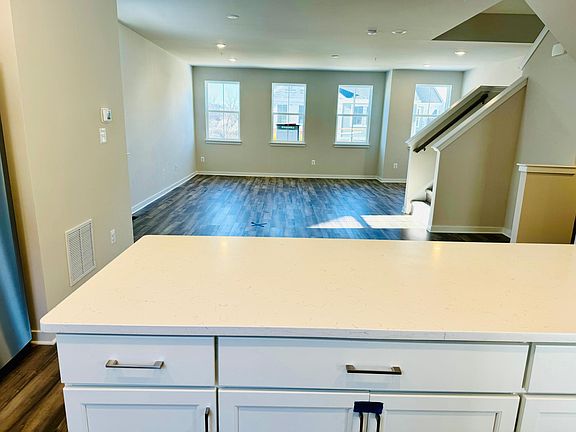 4th image of 77 Four Leaf Dr #73