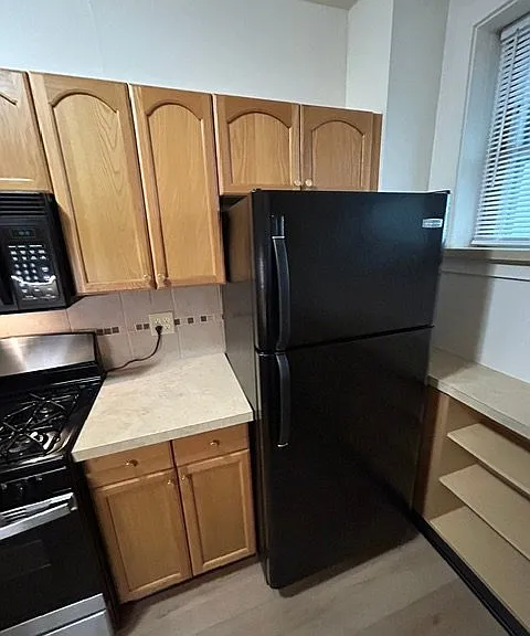 231 W 14th St #1 — Photo 7