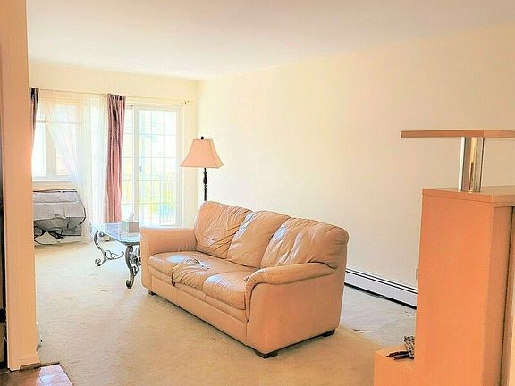 5th image of 31-17 30th St #3F