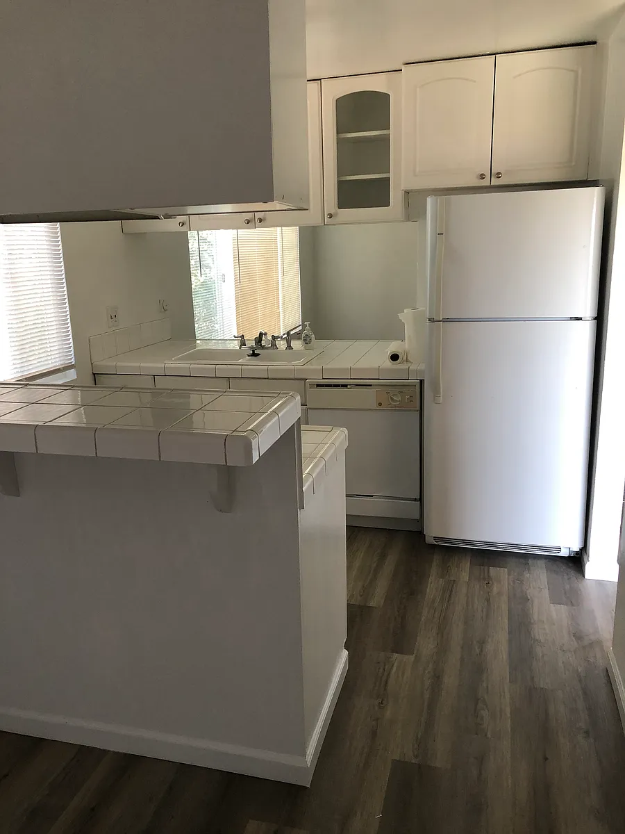 Building Photo - 2156 Oakmont Way #1