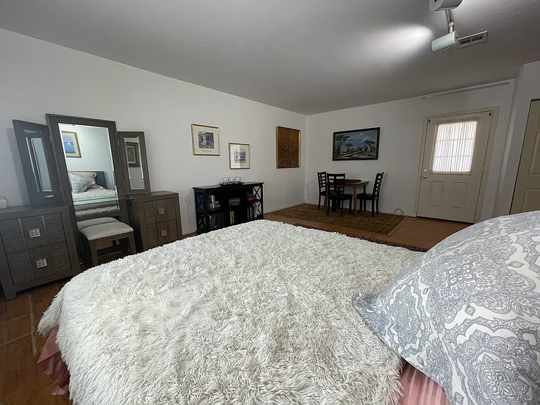 4928 Woodley Ave #0 — Photo 10