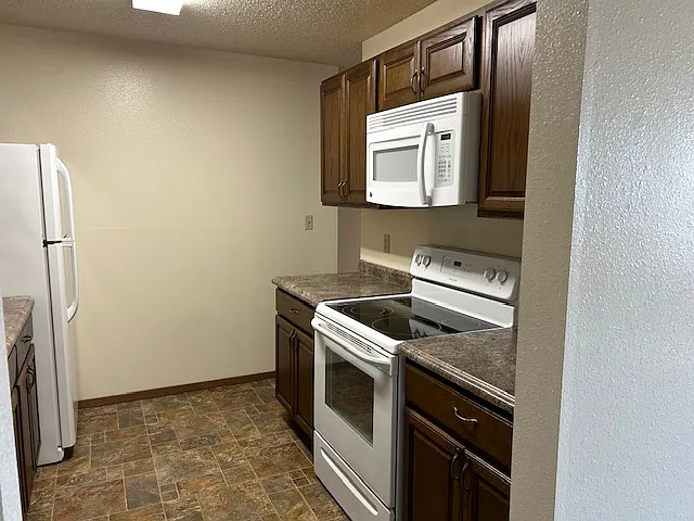Building Photo - 717 11th Ave #3