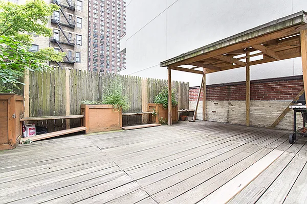 Rented by HH Realty | media 3