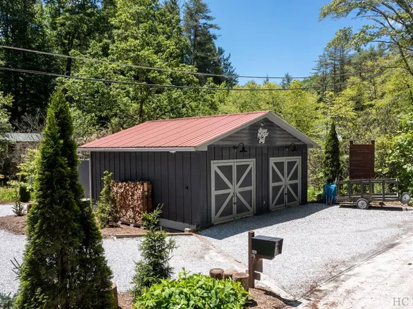 204 Lance Road, Cashiers, NC 28717