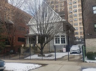 6233 N Winthrop Ave, Chicago, IL 60660
