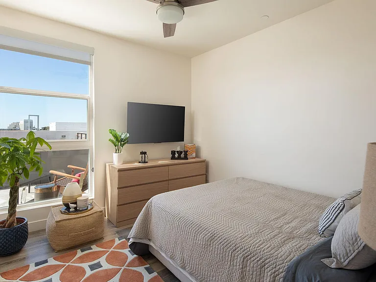 1122 Pico Blvd — Photo 23