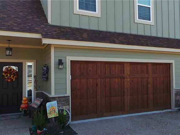 3rd image of 100 Eagle Meadow Dr