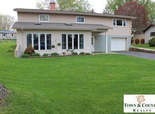 990 Mound View Ct, Platteville, WI 53818