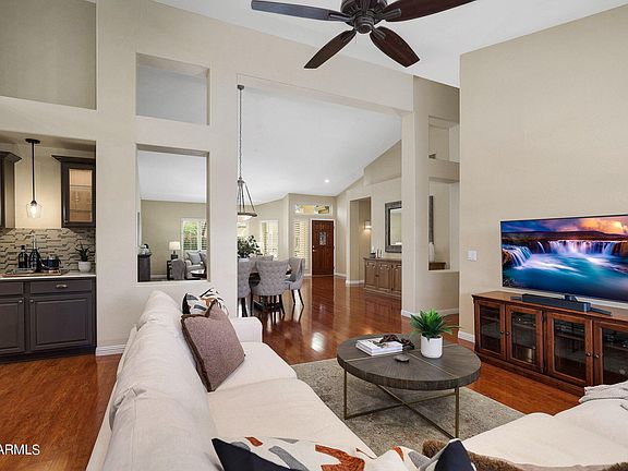 5th image of 8818 W ROSEMONTE Drive