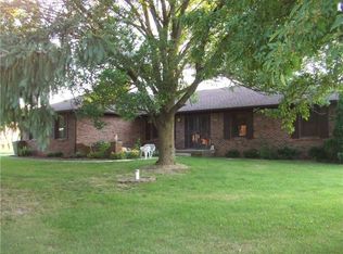 1002 S Country Ln, Greenfield, IN