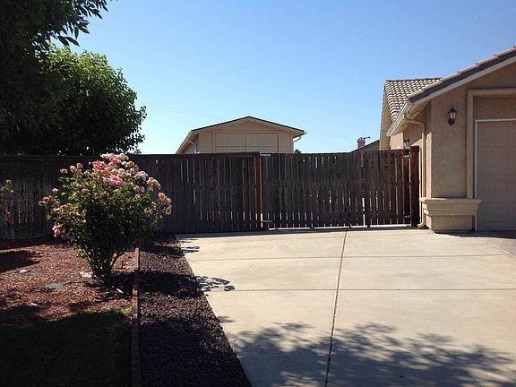 2nd image of 1599 Munras Ave