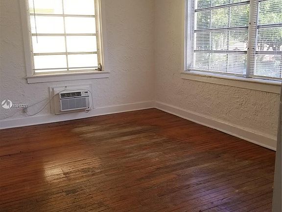 3rd image of 935 Catalonia Ave APT 7