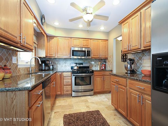 5th image of 8100 Eastwood Ln