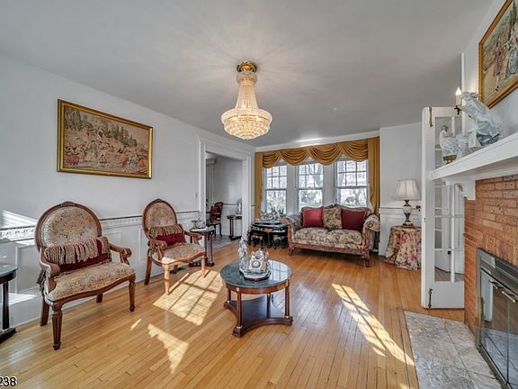 4th image of 21 Clearman Pl