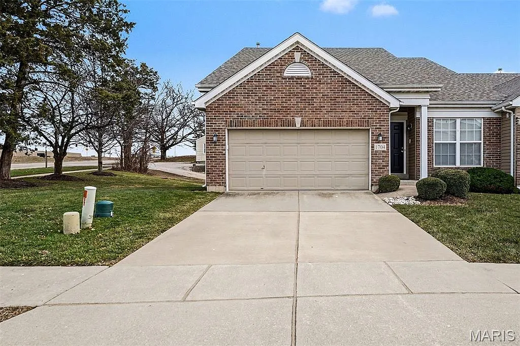 1704 Preston Centre Dr photo 1