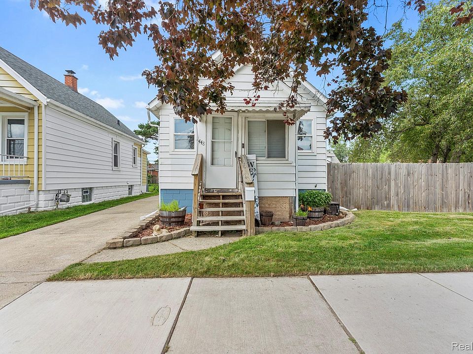1st image of 448 Bondie St