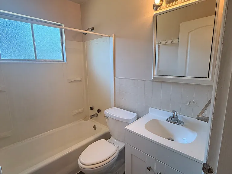 9524 Guthrie Ave — Photo 11