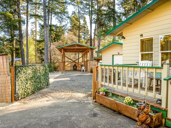 88 Outer Dr #88, Florence, OR 97439