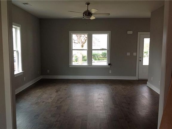 4th image of 202 Queen Ave