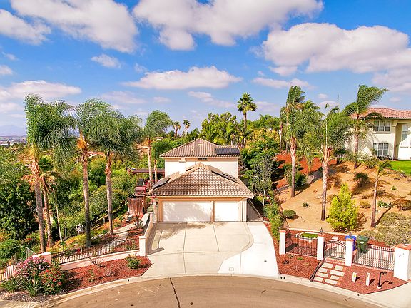 3rd image of 1926 Golden Hill Dr