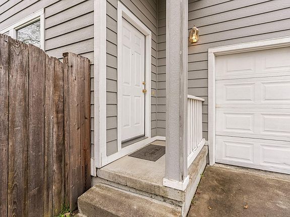 3rd image of 987 Kingwood Street