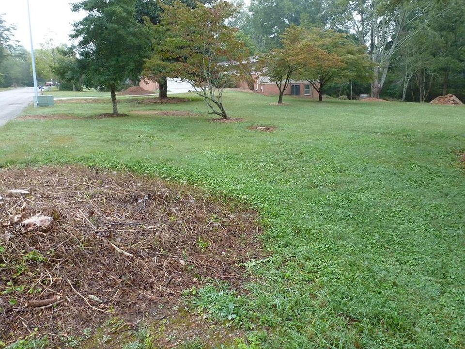 2nd image of 102 Baker Ln