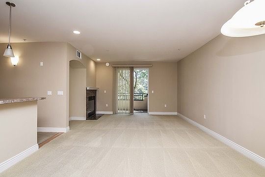 3rd image of 1310 Creekside Dr Unit 304