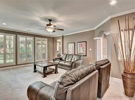4th image of 1918 Plantation Dr