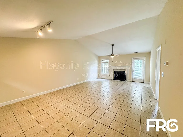 149 Emily Dr #B — Photo 11