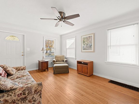 4th image of 3226 W 140th St